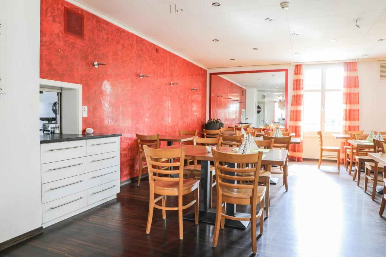 Niederuzwil Hotel Loewen מראה חיצוני תמונה