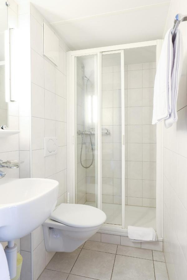 Niederuzwil Hotel Loewen מראה חיצוני תמונה