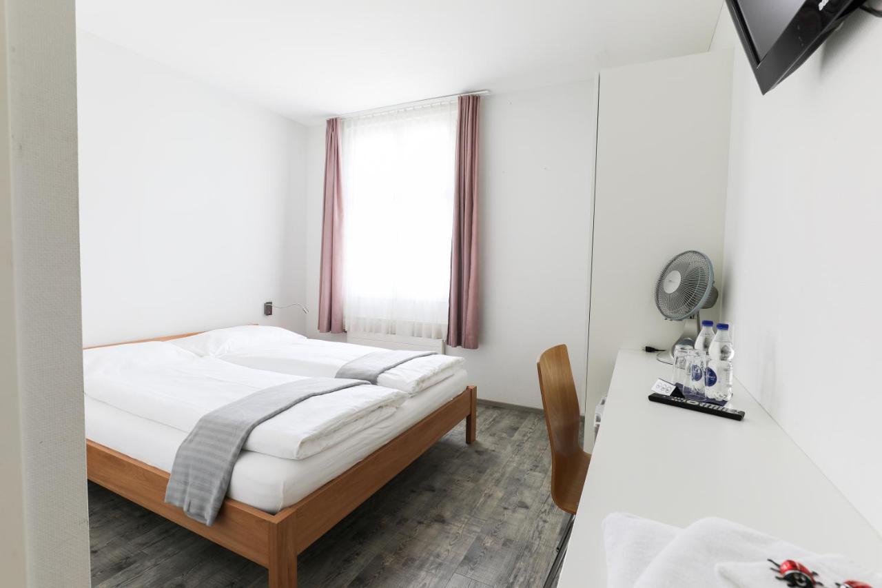 Niederuzwil Hotel Loewen מראה חיצוני תמונה