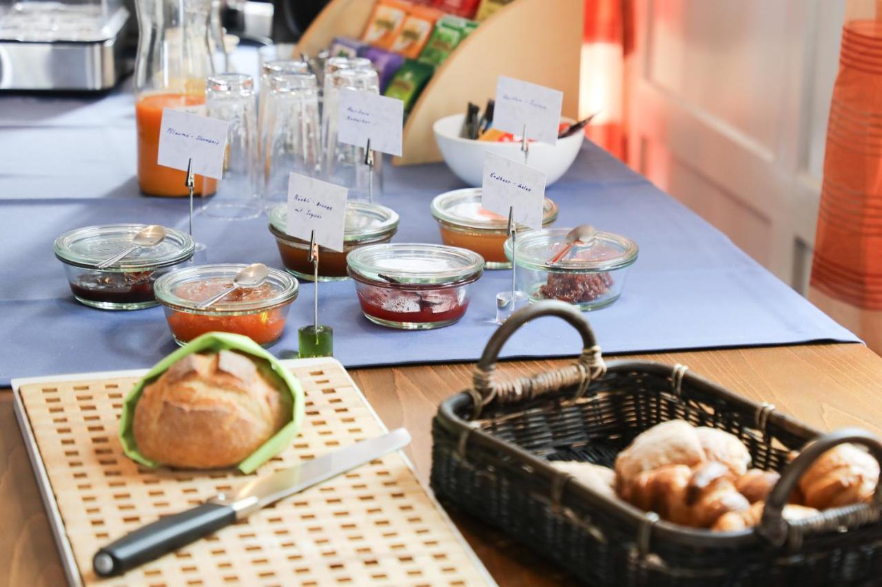 Niederuzwil Hotel Loewen מראה חיצוני תמונה